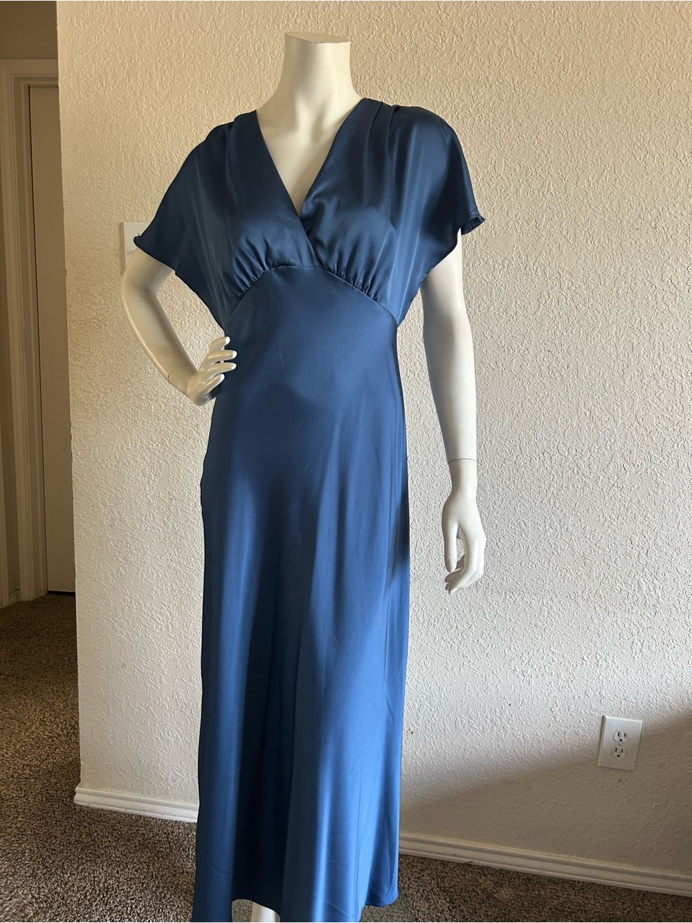 Elegant Blue V-Neck Maxi Dress size S